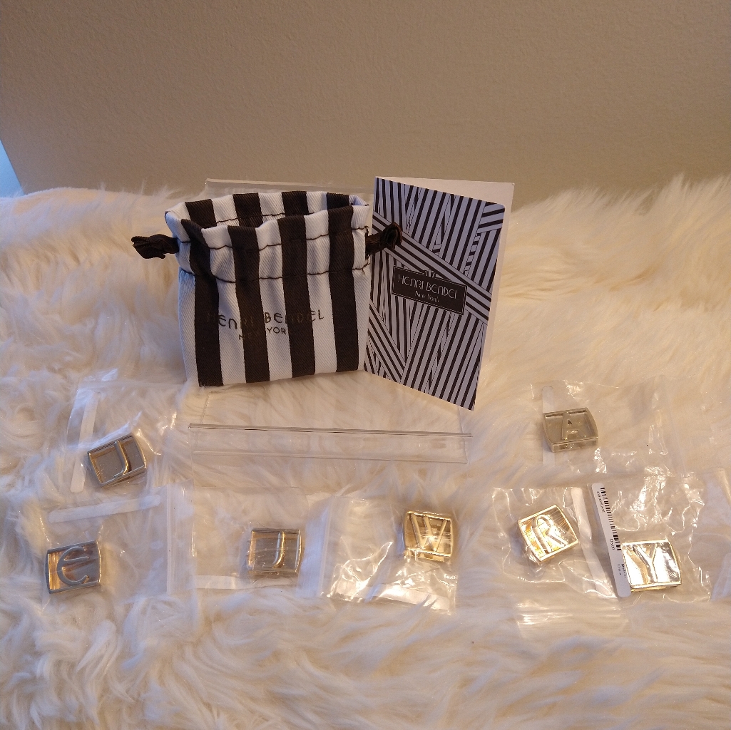 Henri Bendel Golden Personalized Letters Bracelet Charms 46$